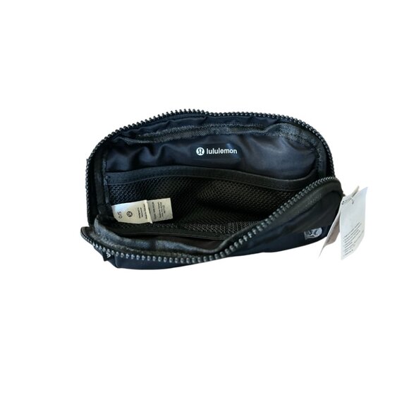 Lululemon - Everywhere Belt Bag 1L Black -- NWT - Picture 3 of 5